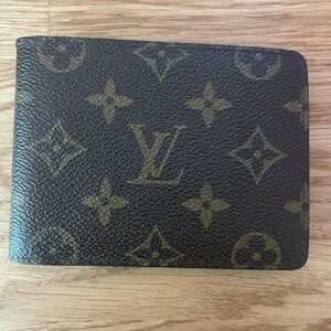 Louis Vuitton Wallet (Used with peeling)